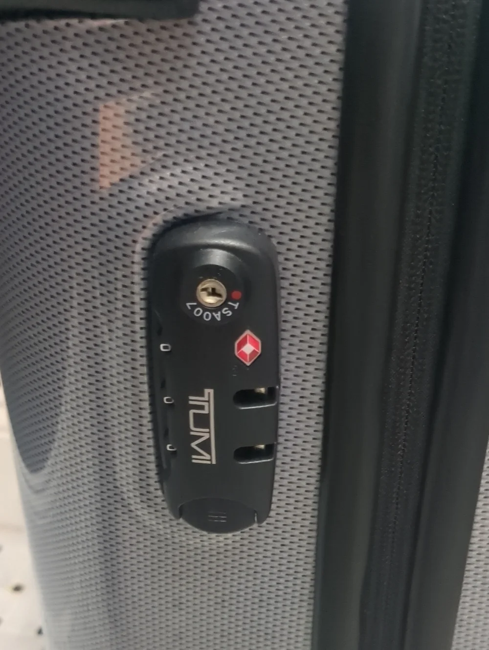 TUMI Vapor International 22